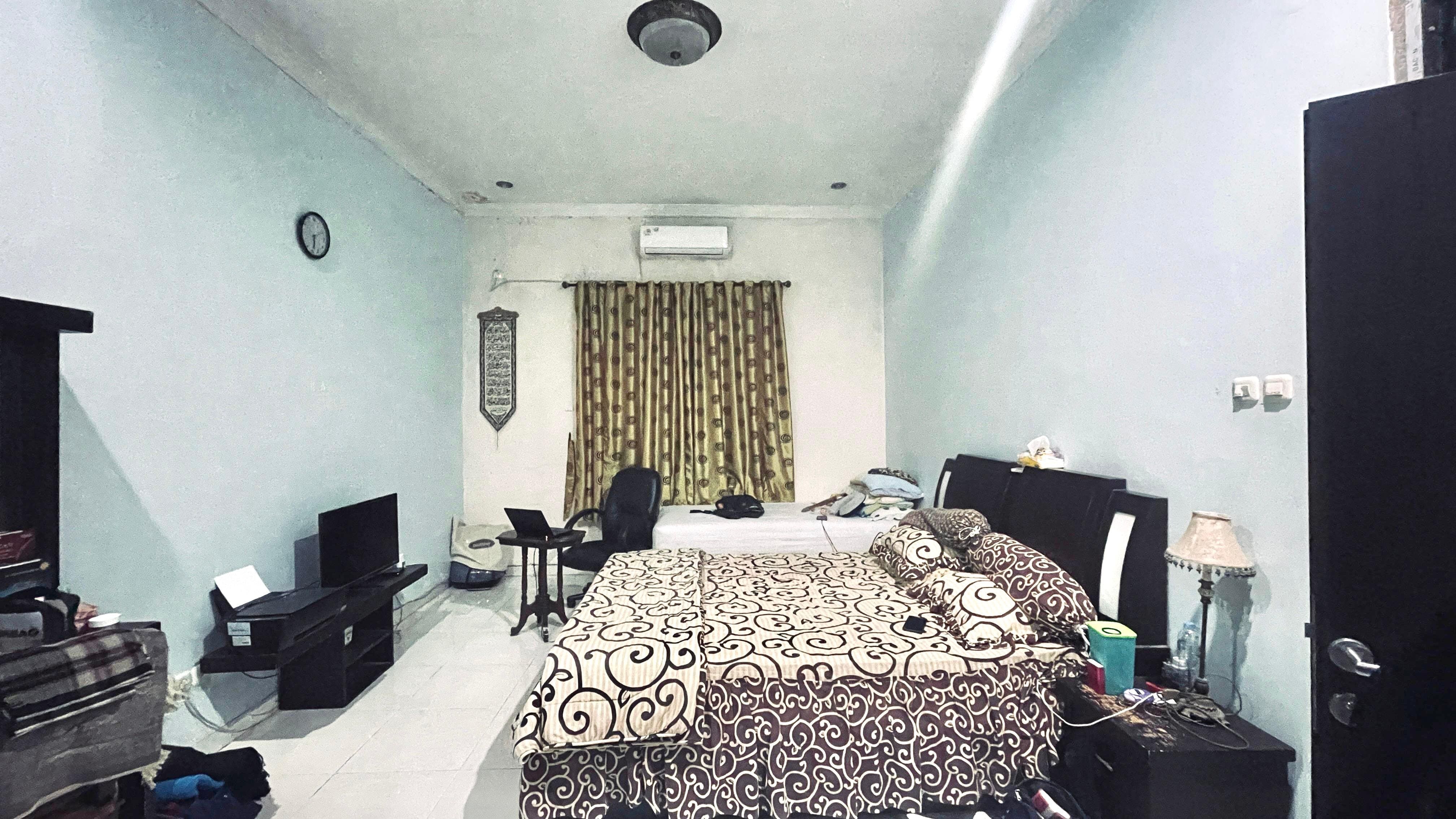 RUMAH BAGUS SEMIFURNISH DI KEMANG PRATAMA MURAH LOKASI BAGUS