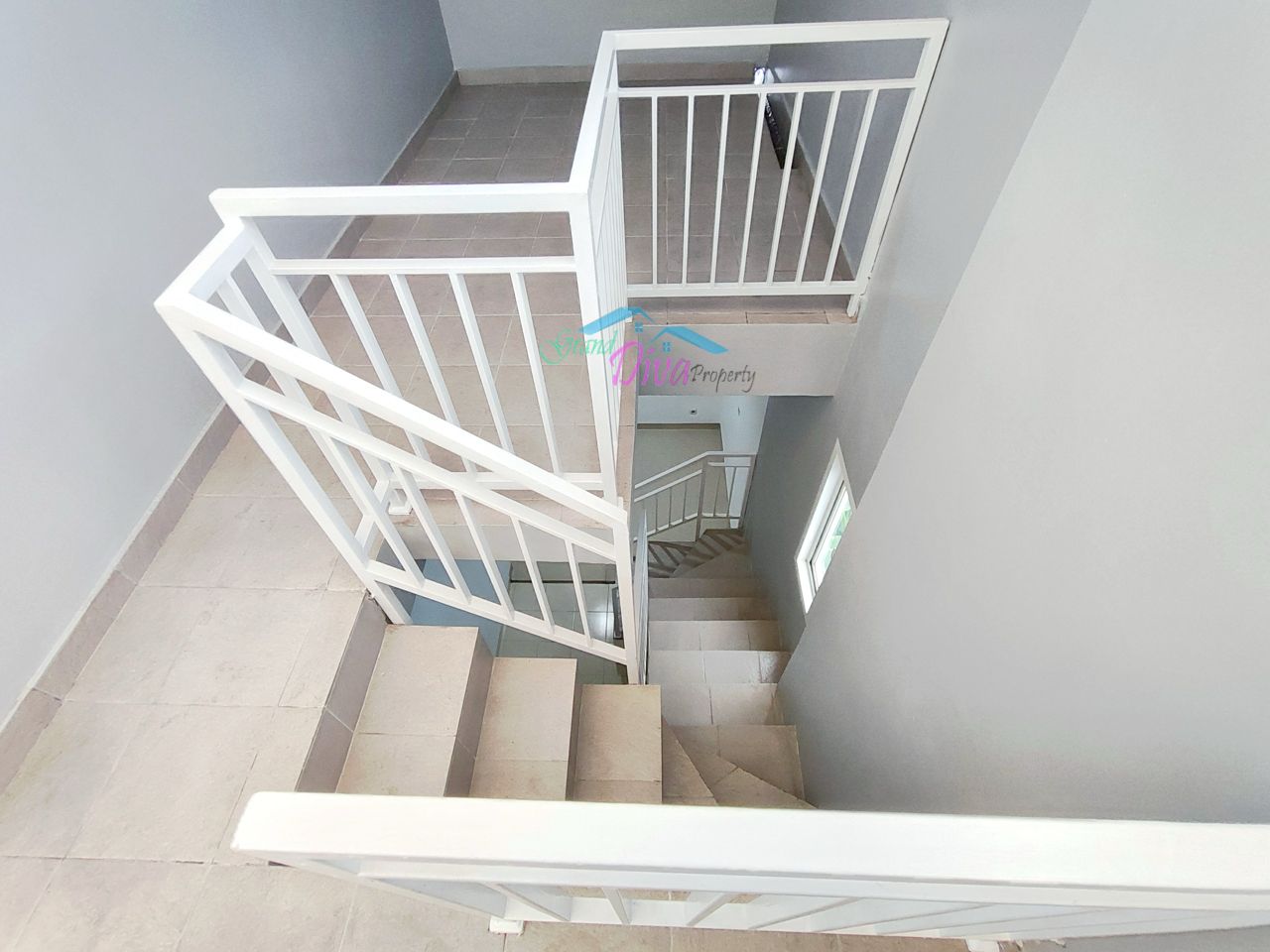 RUMAH BAGUS BARU RENOVASI DI CLUSTER THE REGENT BEKASI