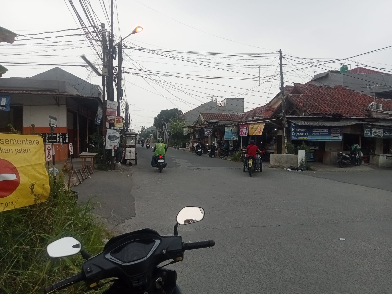 Jual rumah cantik jalan besar