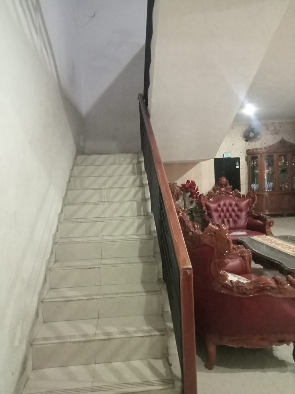 Jual rumah cantik jalan besar