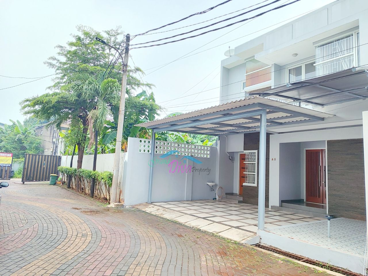 RUMAH BAGUS BARU RENOVASI DI CLUSTER THE REGENT BEKASI
