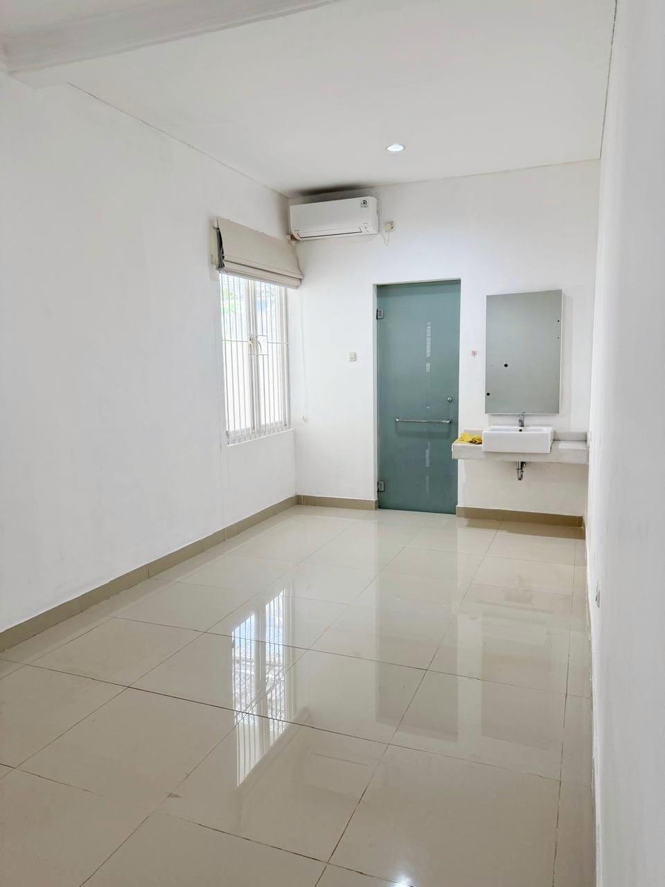 Jual Semi Furnish 1 lantai Wiguna, Gununganyar SHM sdh Renov