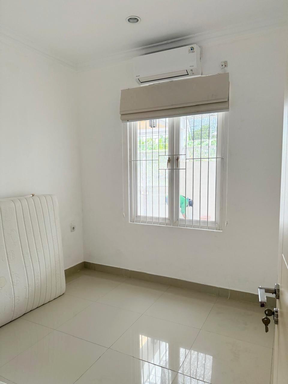 Jual Semi Furnish 1 lantai Wiguna, Gununganyar SHM sdh Renov