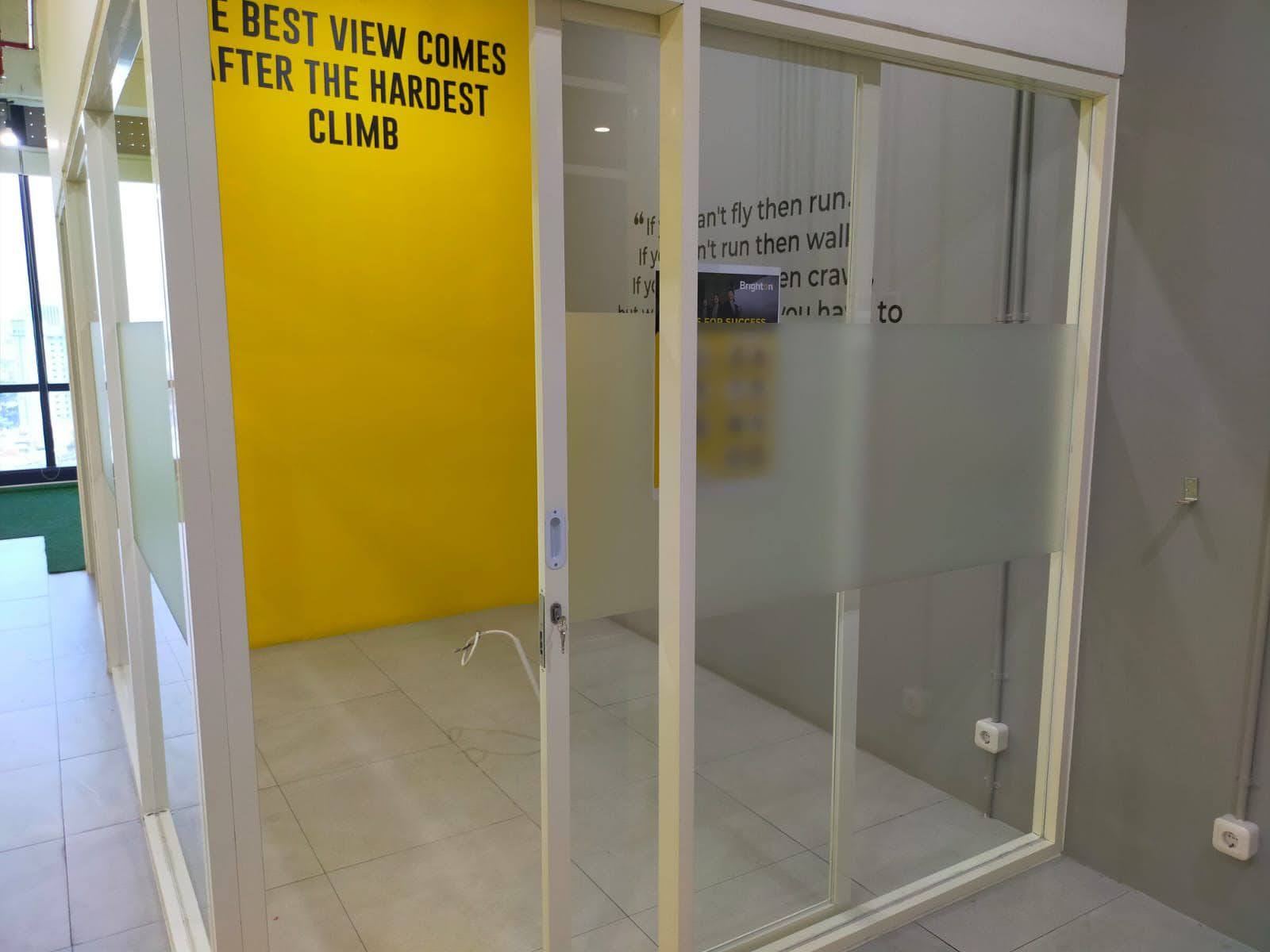 *UAL CIPUTRA WORLD OFFICE SPACE Surabaya Lantai 15