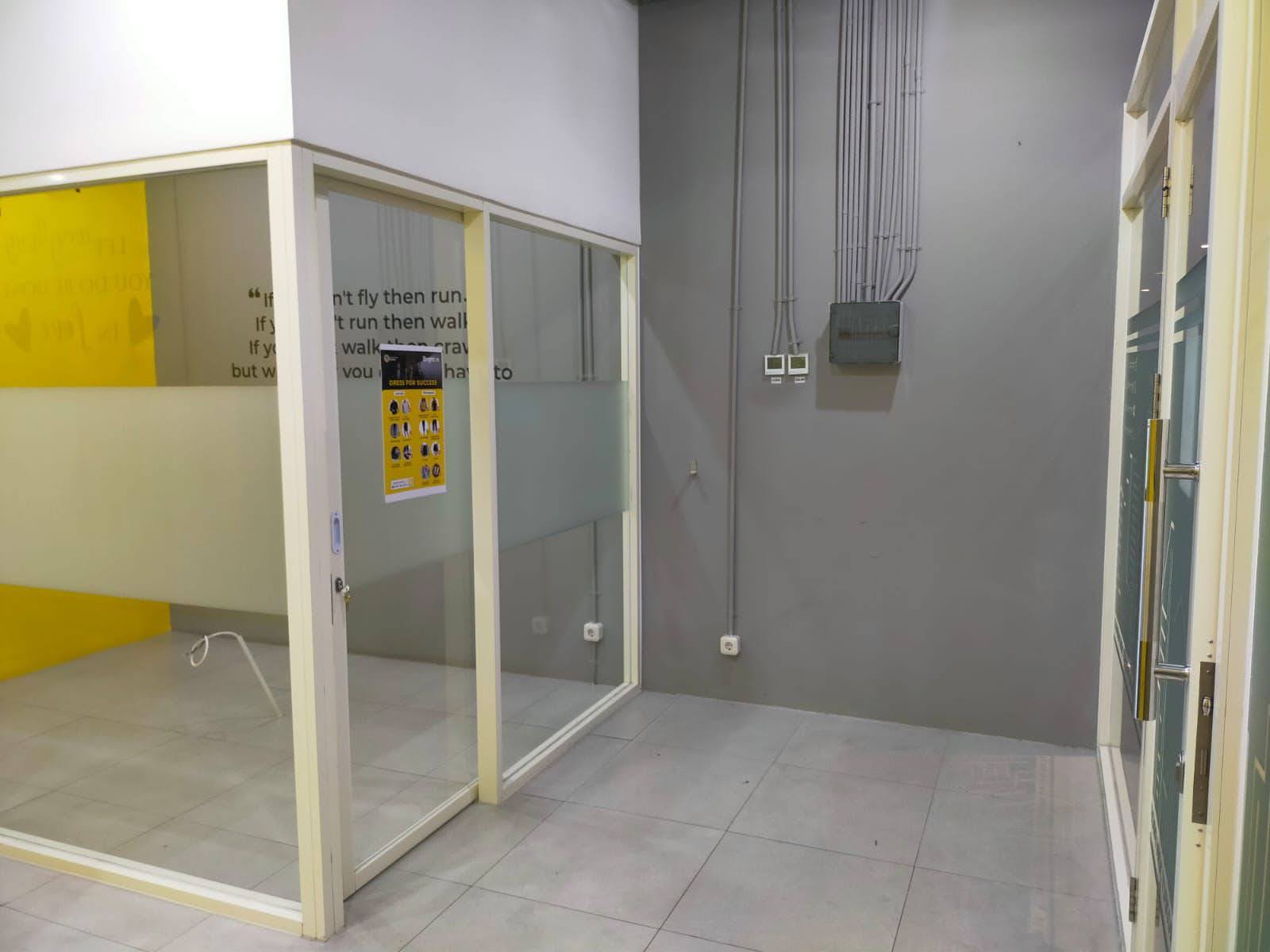 *UAL CIPUTRA WORLD OFFICE SPACE Surabaya Lantai 15