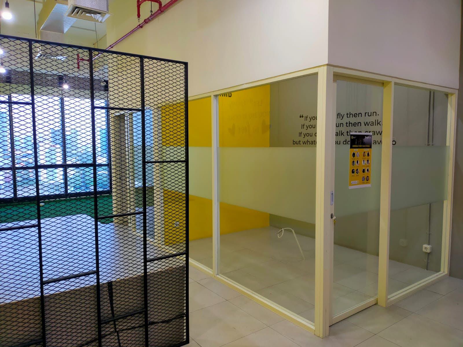 *UAL CIPUTRA WORLD OFFICE SPACE Surabaya Lantai 15