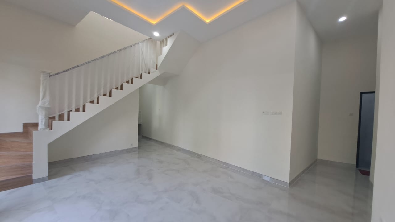 RUMAH 2 LANTAI NEW DI BABATAN PANTAI, SELANGKAH KENJERAN