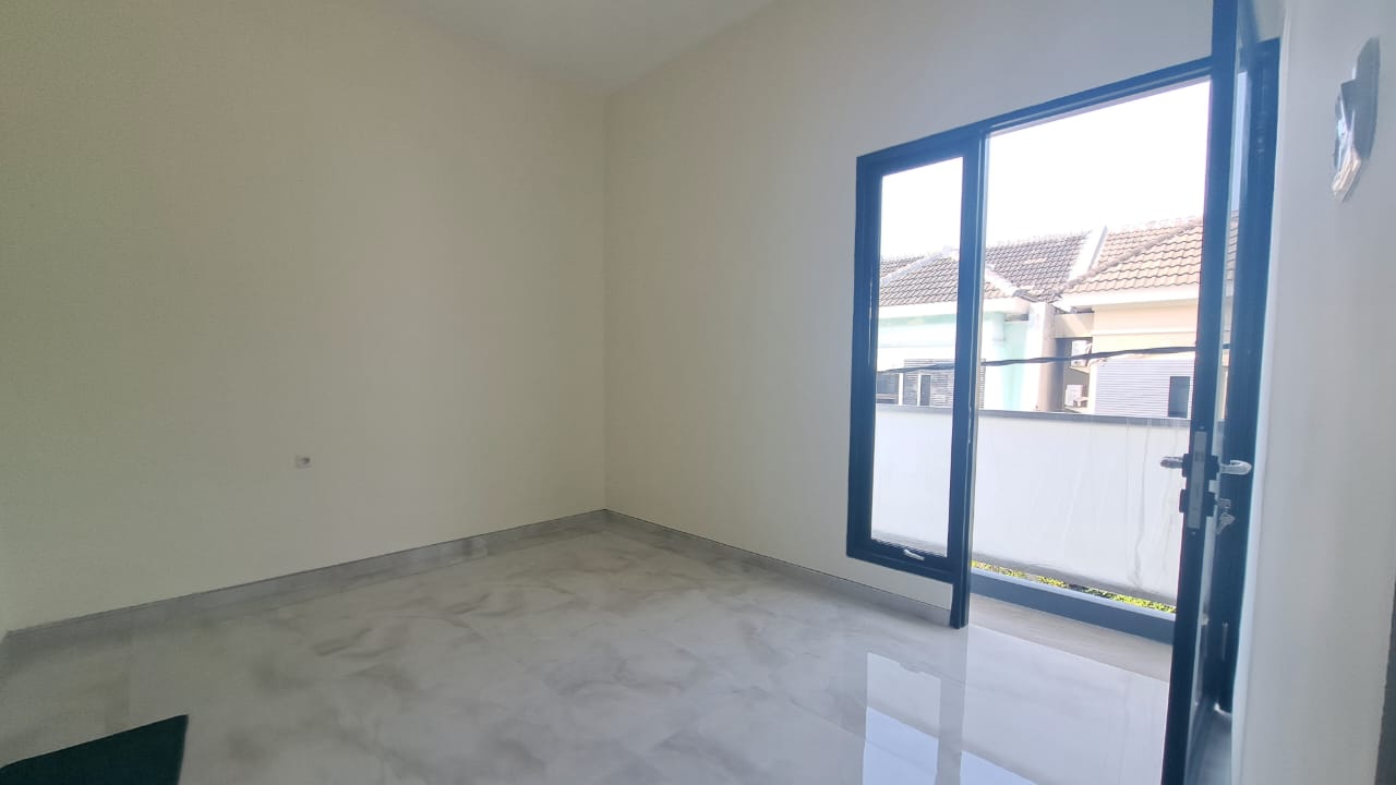 RUMAH 2 LANTAI NEW DI BABATAN PANTAI, SELANGKAH KENJERAN