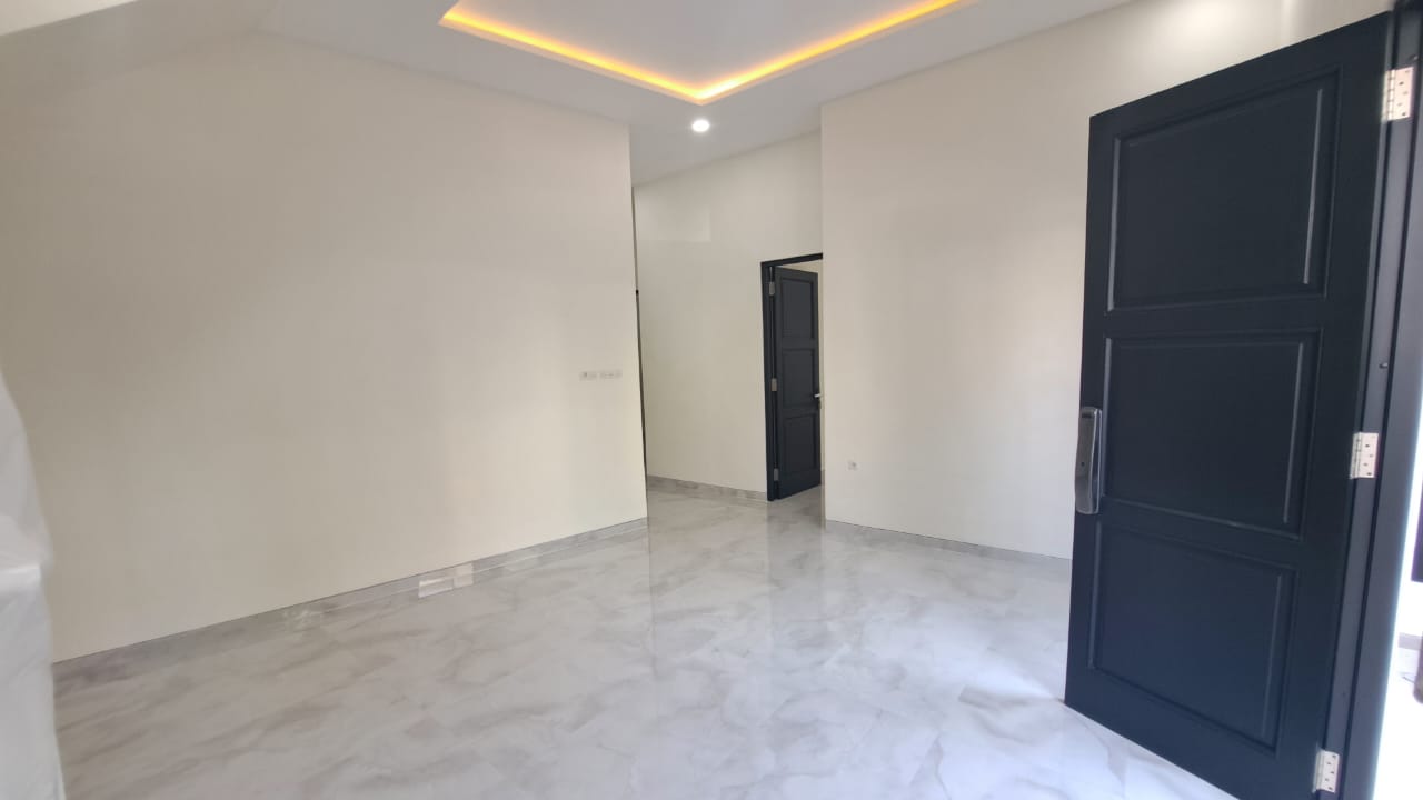 RUMAH 2 LANTAI NEW DI BABATAN PANTAI, SELANGKAH KENJERAN