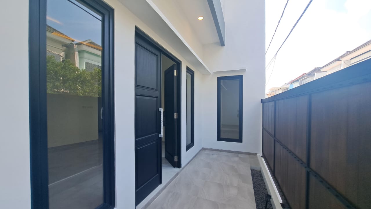 RUMAH 2 LANTAI NEW DI BABATAN PANTAI, SELANGKAH KENJERAN