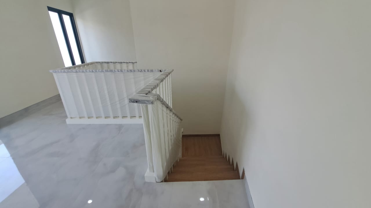 RUMAH 2 LANTAI NEW DI BABATAN PANTAI, SELANGKAH KENJERAN