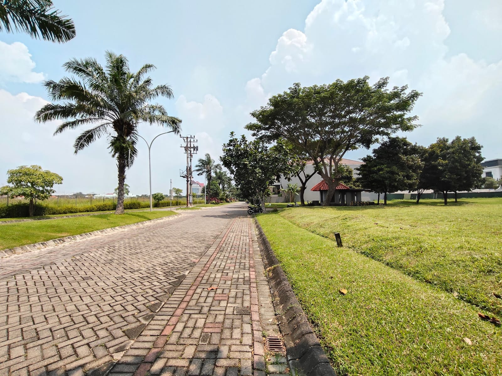 TANAH KAVLING DI GRAHA FAMILI PERUMAHAN ELITE SURABAYA BARAT