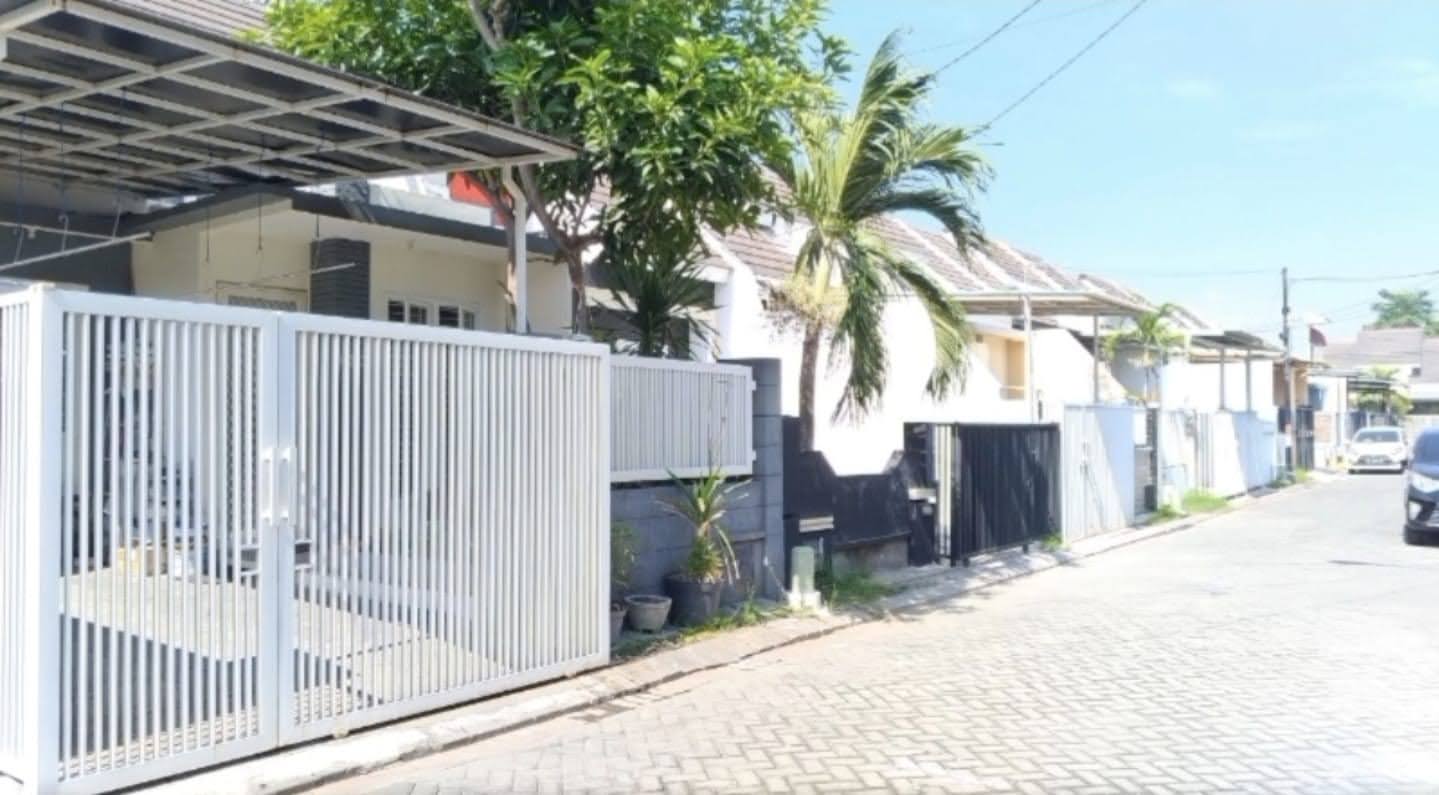 RUMAH SIAP HUNI HABIS RENOV DEKAT RAYA MERR DI PURIMAS LEGIAN