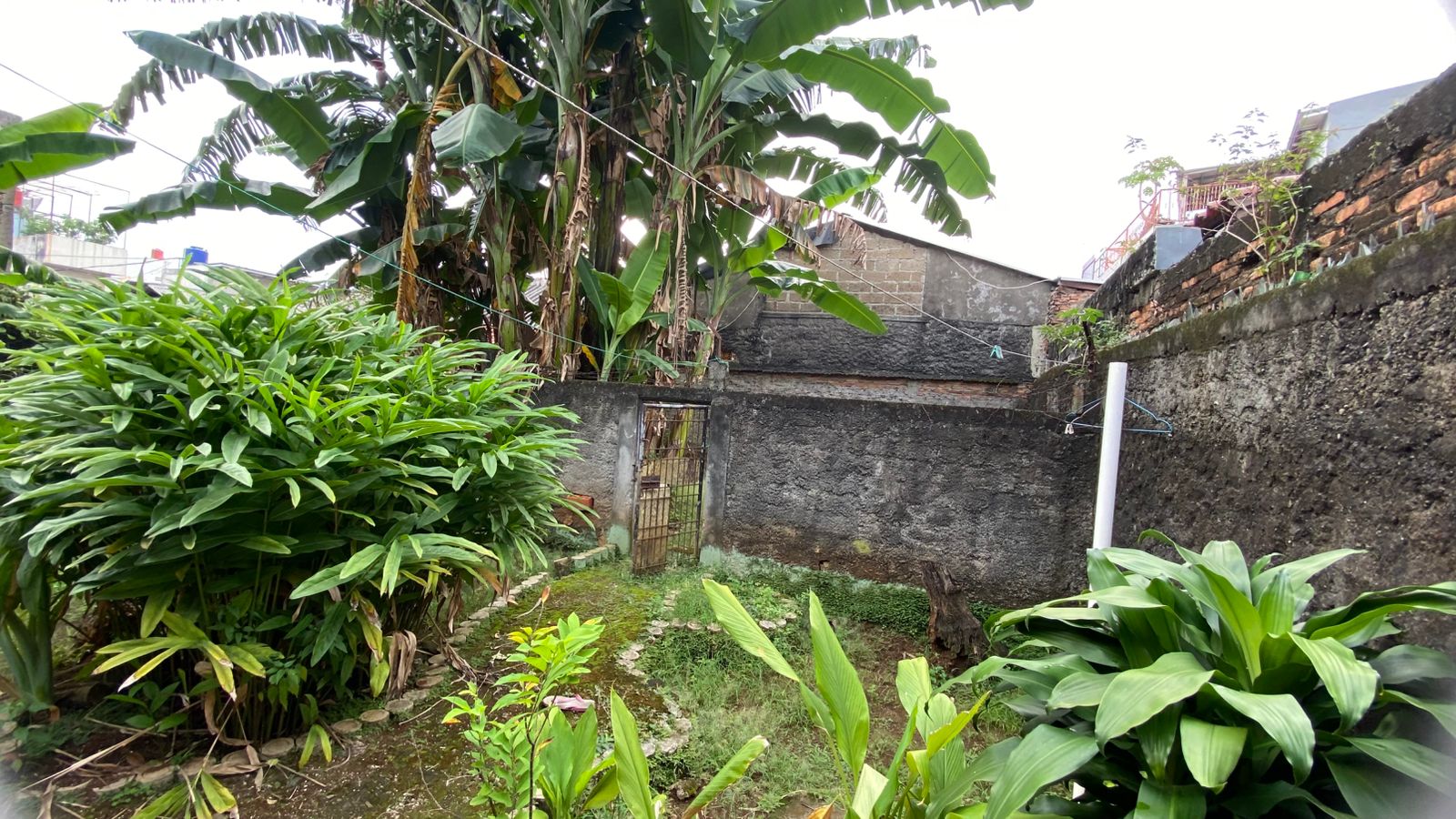 Jual Rumah Siap Huni di Area Jl.Raya Tengah, Gedong, Pasar Rebo,
