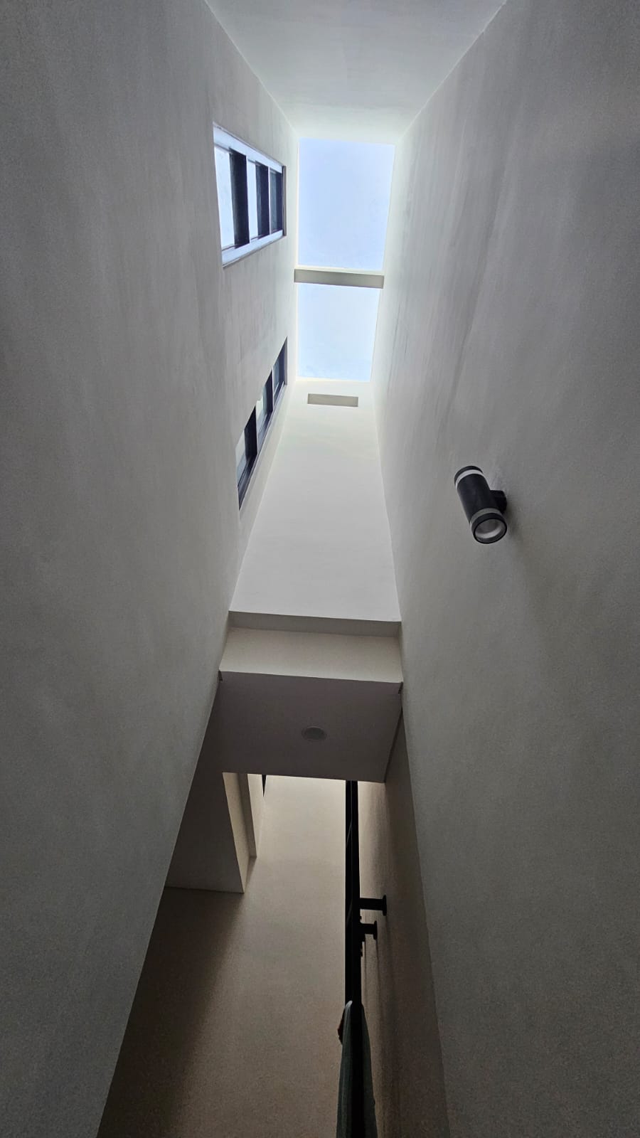 Jual Rumah Baru Sutorejo Sby SHM hanya 100mtr dari Raya