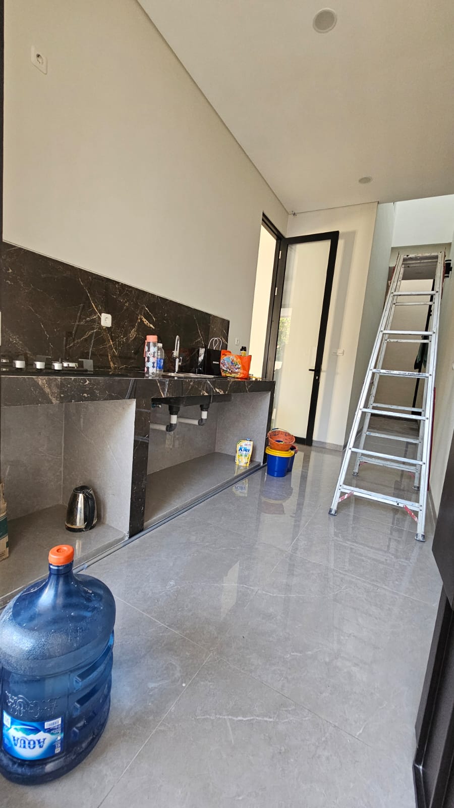 Jual Rumah Baru Sutorejo Sby SHM hanya 100mtr dari Raya