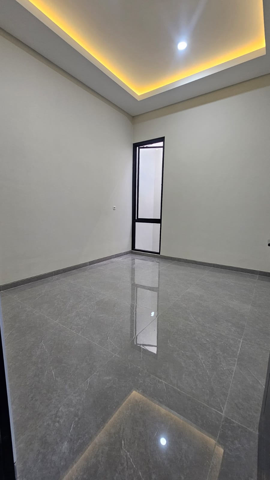 Jual Rumah Baru Sutorejo Sby SHM hanya 100mtr dari Raya