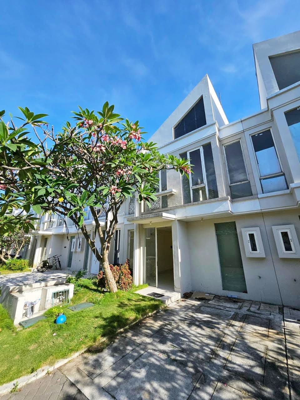 Dijual Rumah MURAH GRAND PAKUWON Cluster Adelaide Surabaya Barat