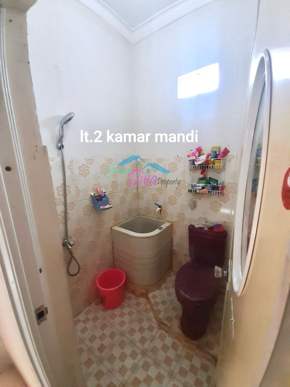 Dijual Rumah dengan 4 Kamar Tidur di Perum Pondok Mitra Lestari