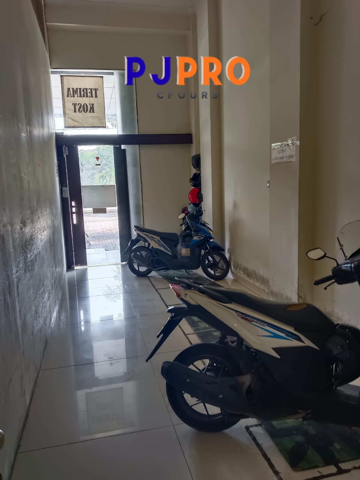 Dijual Ruko Murah dengan 20 Kamar Kosan di Mega Boulevard Bekasi