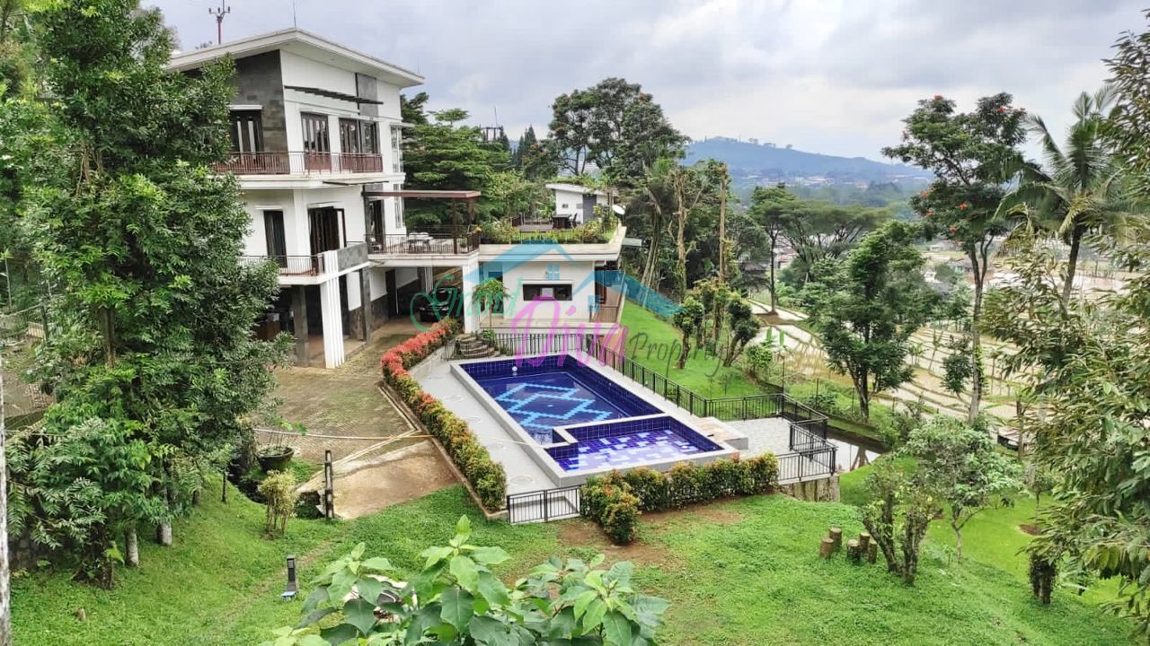 VILLA BAGUS DI CISARUA BOGOR