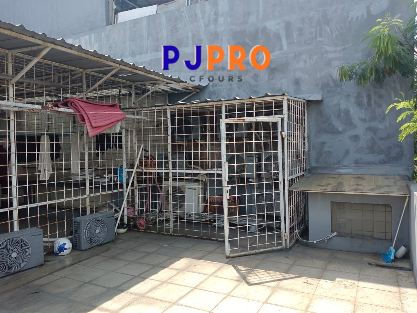 Dijual Ruko Murah dengan 20 Kamar Kosan di Mega Boulevard Bekasi