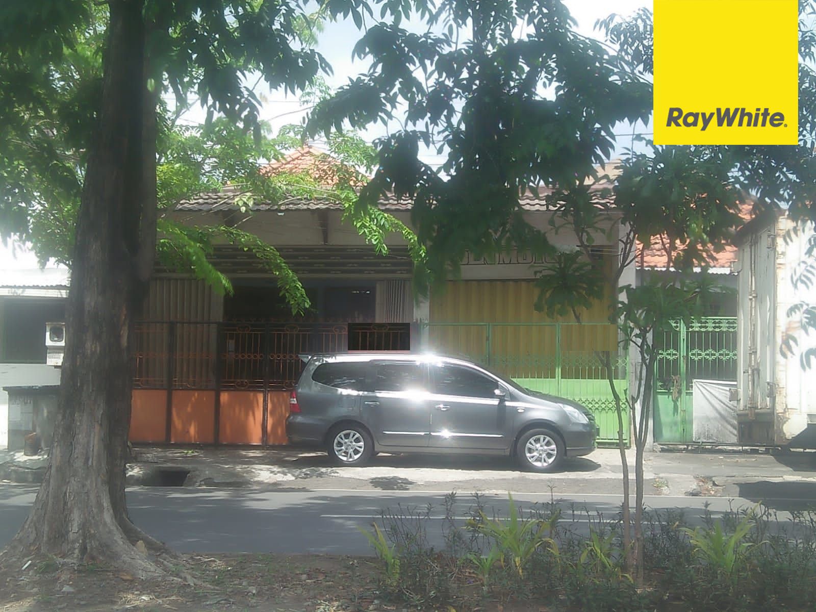Rumah Usaha Dijual di Simokerto Surabaya