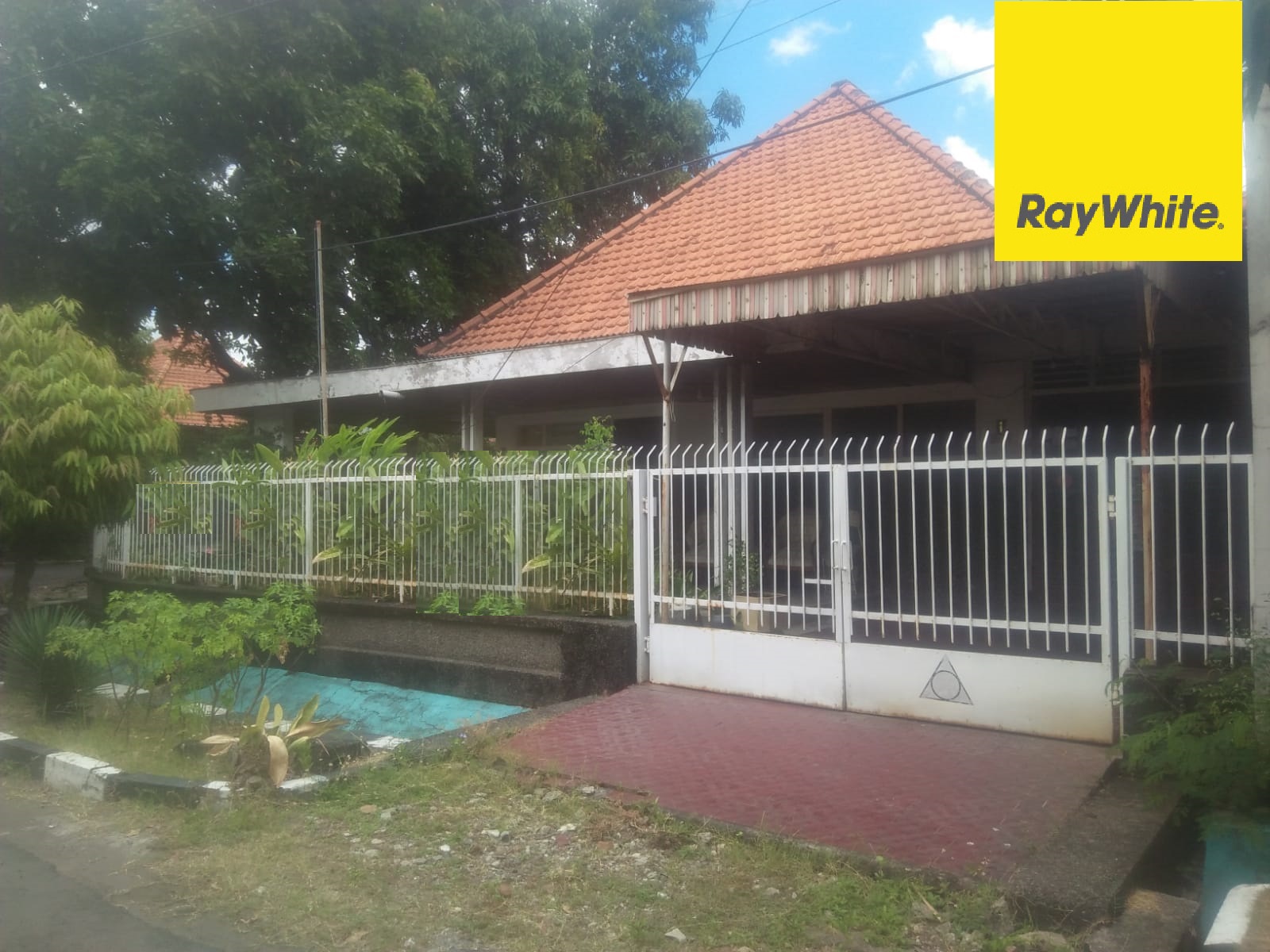Rumah Hook Dijual di Jalan Siak Darmo Wonokromo Surabaya