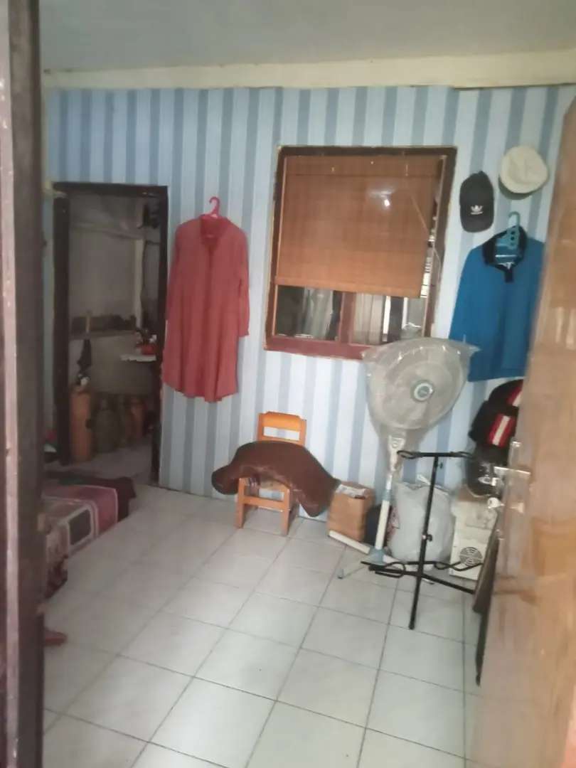Rumah Tua Pinggir Jalan Raya Dekat Pasar Dan Kantor Lurah Cengka