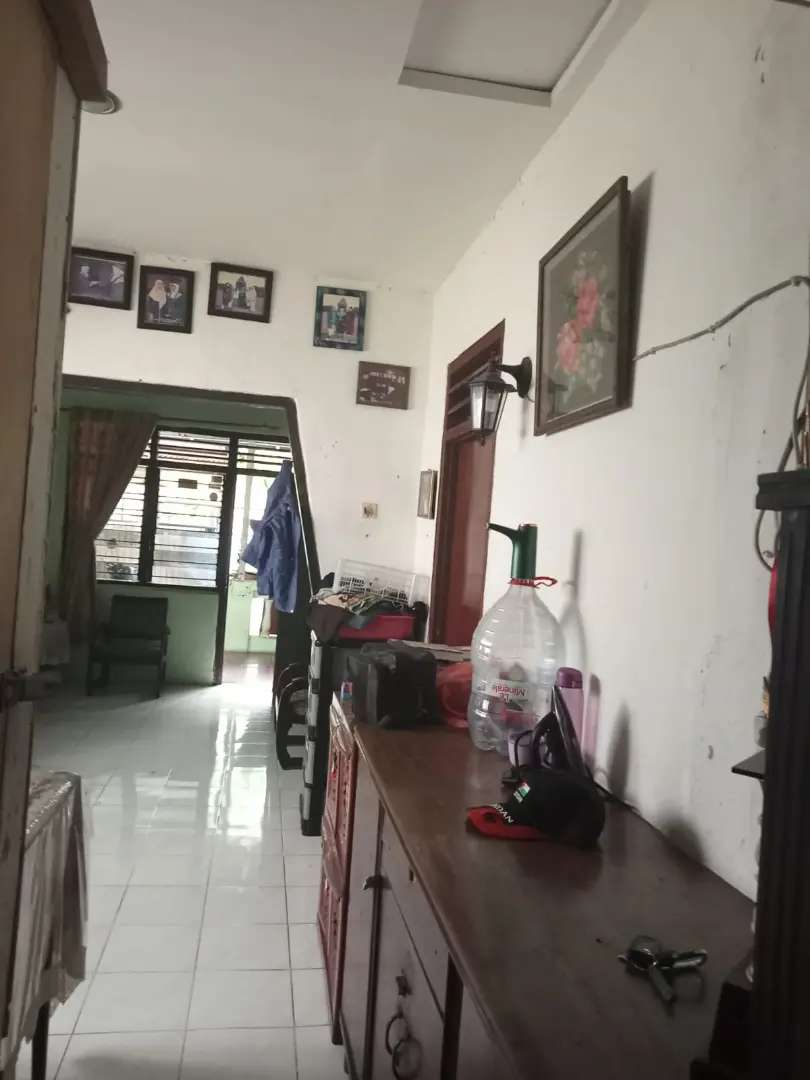 Rumah Tua Pinggir Jalan Raya Dekat Pasar Dan Kantor Lurah Cengka