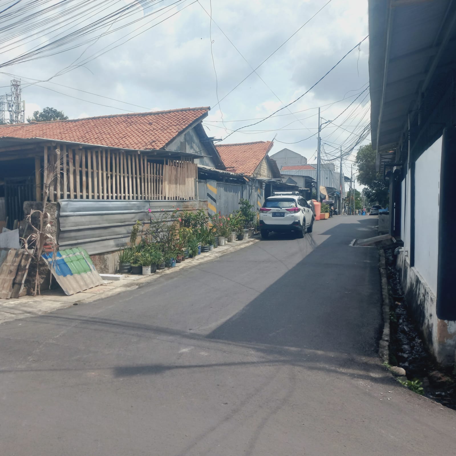 Rumah Siap Bongkar Masuk Komplek, 2 Km Ke Rsud Cengkareng