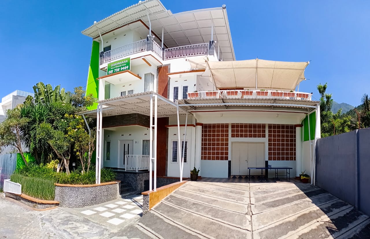 Disewakan Villa Kawasan Wisata Kota Batu Lengkap HARGA PER MALAM