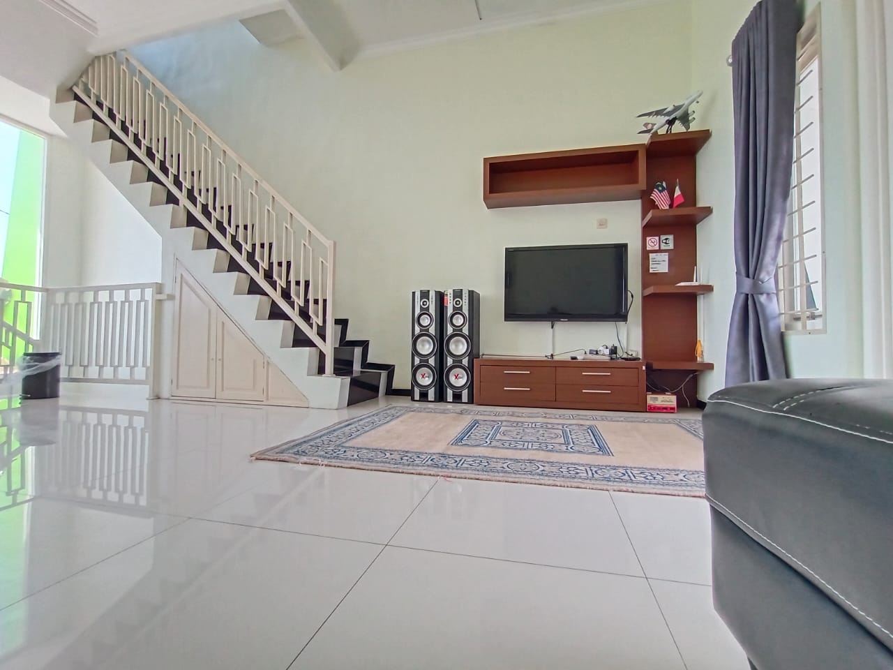 Disewakan Villa Kawasan Wisata Kota Batu Lengkap HARGA PER MALAM