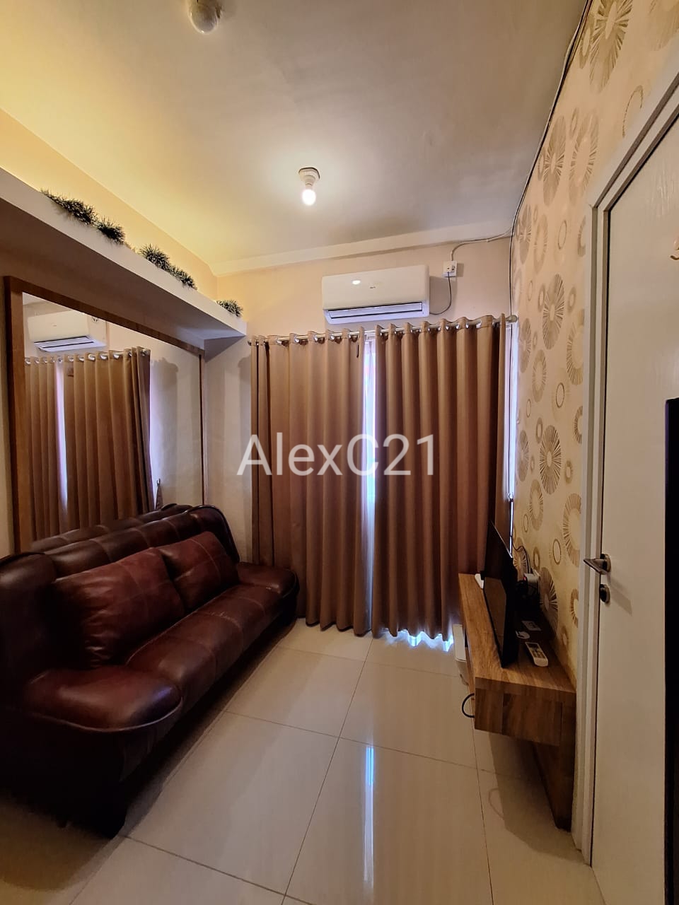 dijual 2 br Fully furnished Apartemen Green Pramuka Tower Orchid