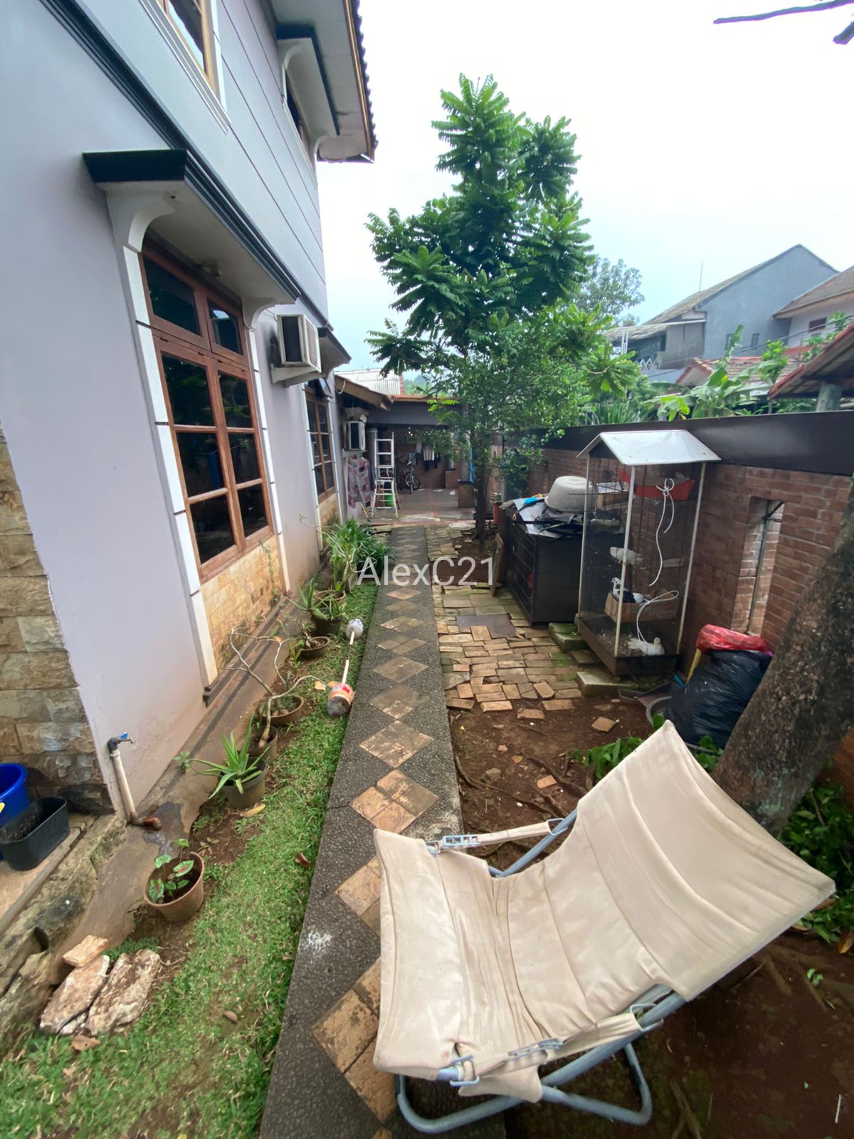Dijual Rumah hook di jalan utama di Pamulang Villa, Tangsel