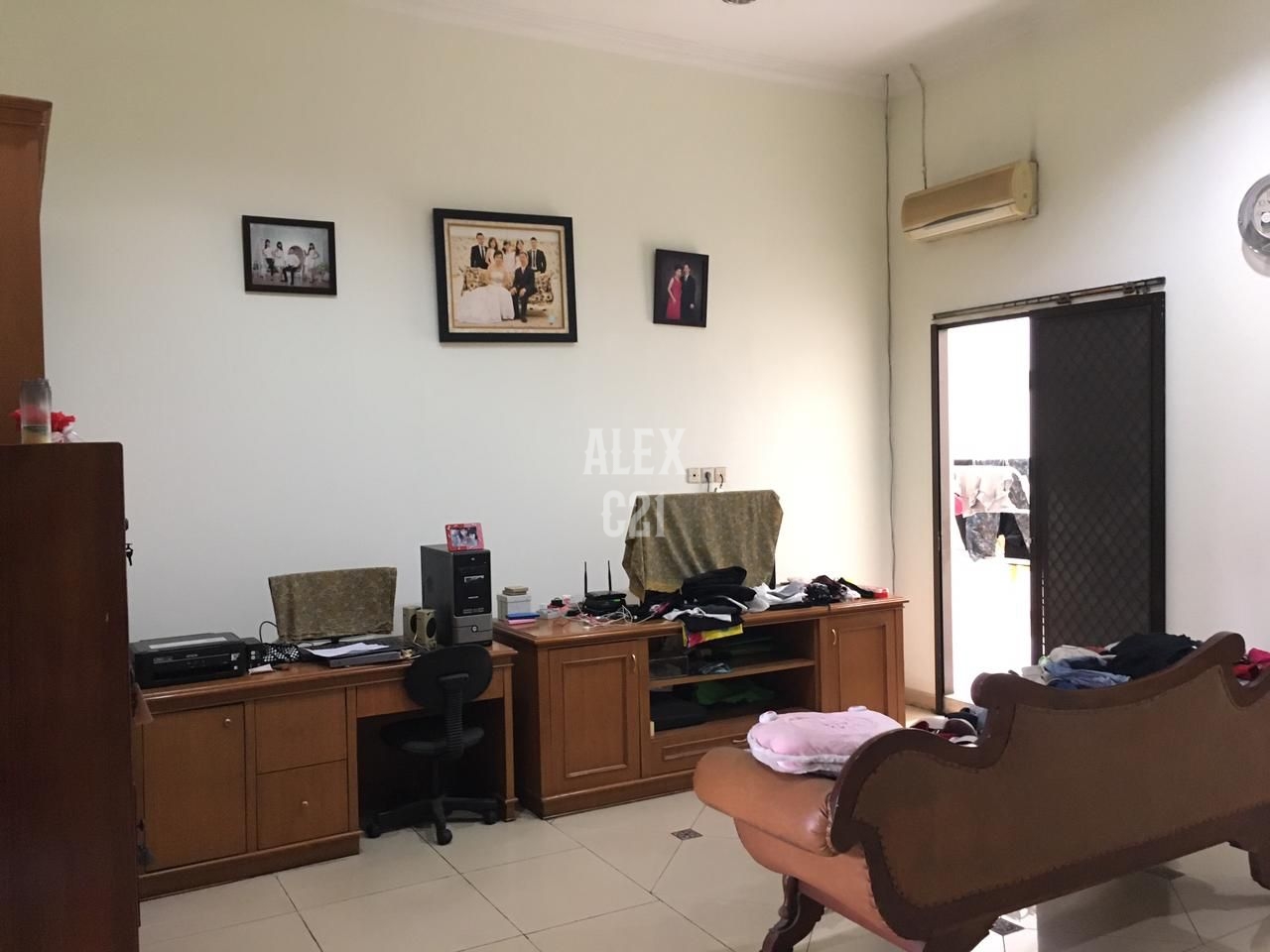 Dijual rumah di taman Palem Lestari, Cengkareng Barat, Jakbar