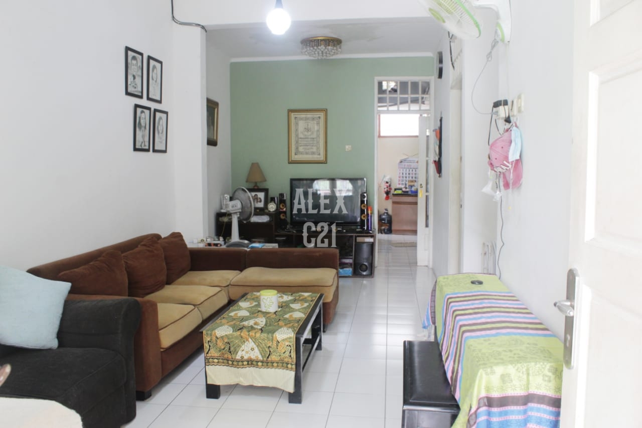 dijual rumah di Pamulang Estate, Tangerang Selatan
