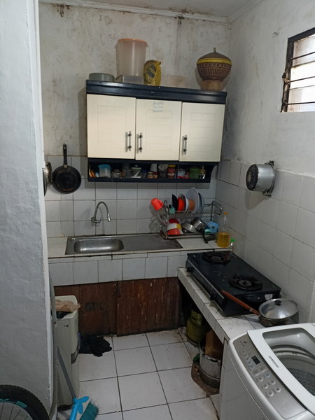 Hidup Nyaman di Bandung: Rumah SHM dengan Teras Gazebo