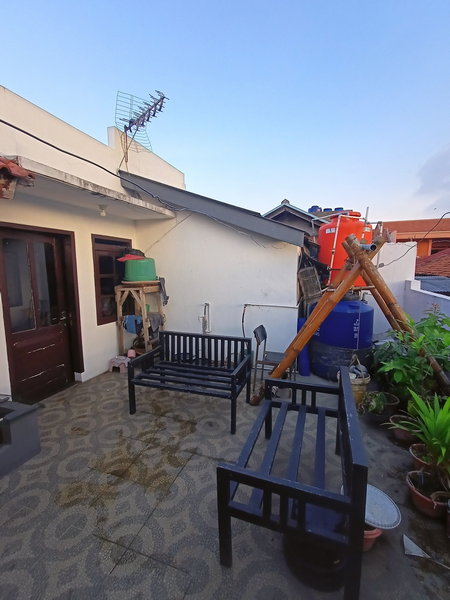 Hidup Nyaman di Bandung: Rumah SHM dengan Teras Gazebo