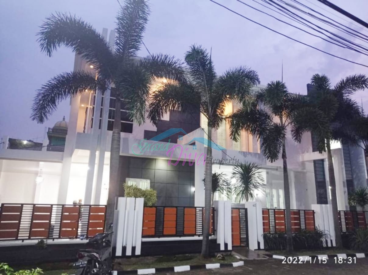 RUMAH DI VILLA GALAXY BEKASI SELATAN