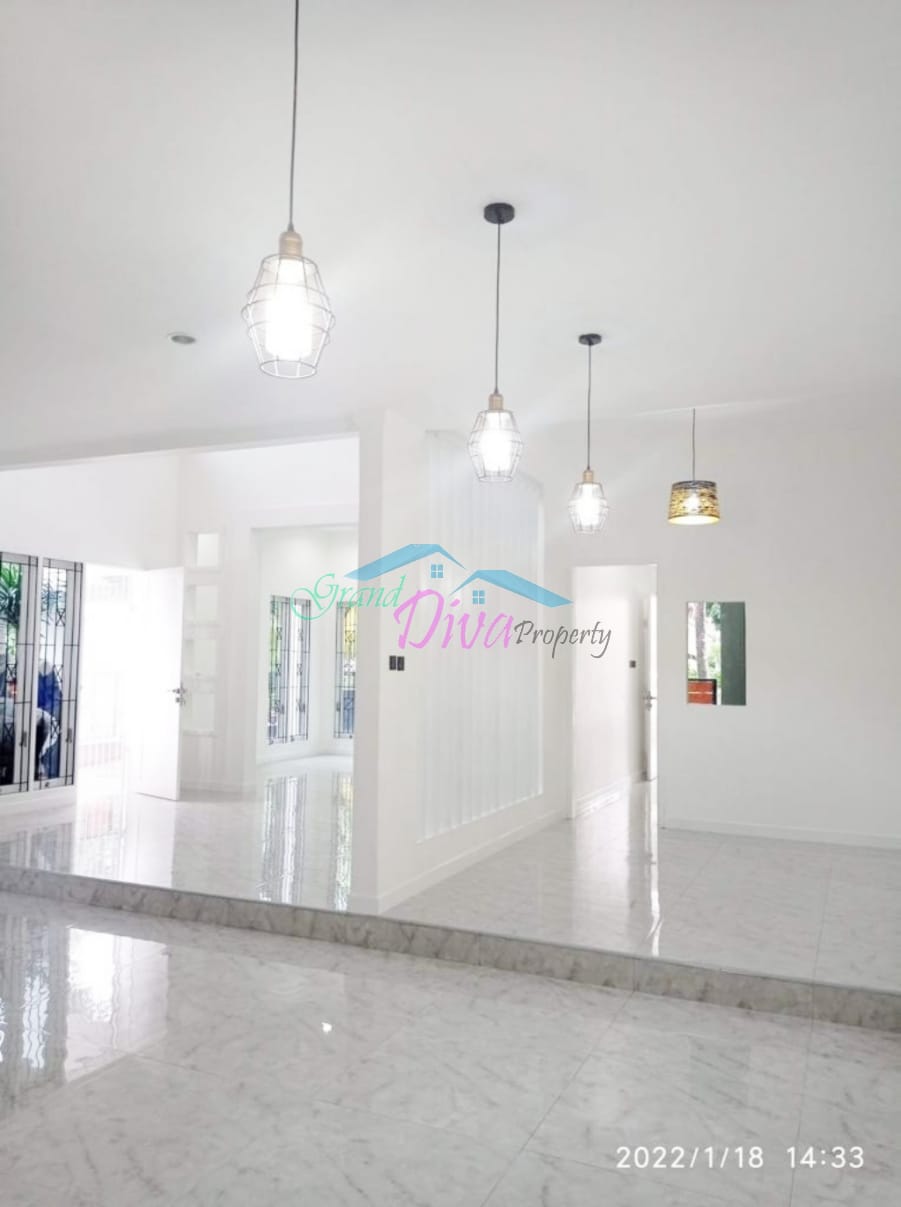 RUMAH DI VILLA GALAXY BEKASI SELATAN