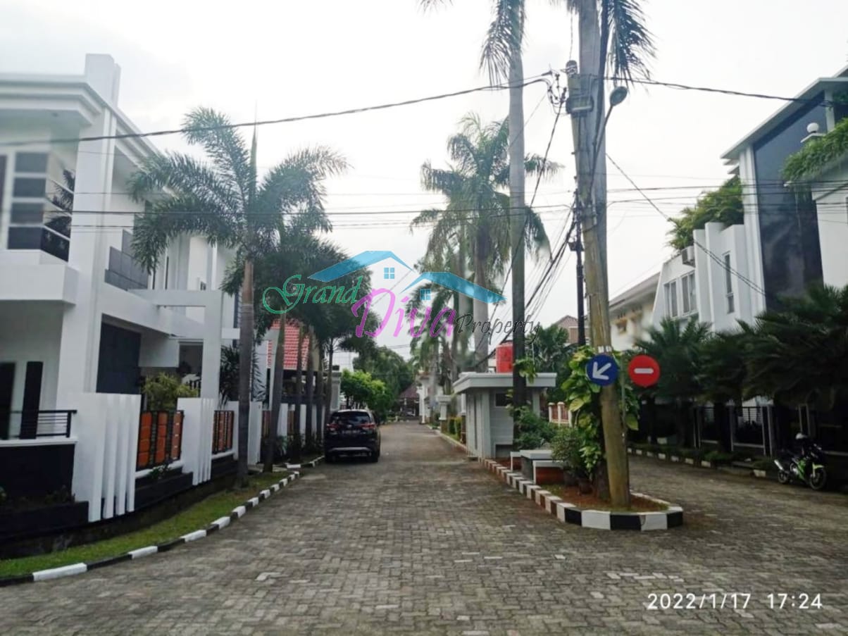 RUMAH DI VILLA GALAXY BEKASI SELATAN