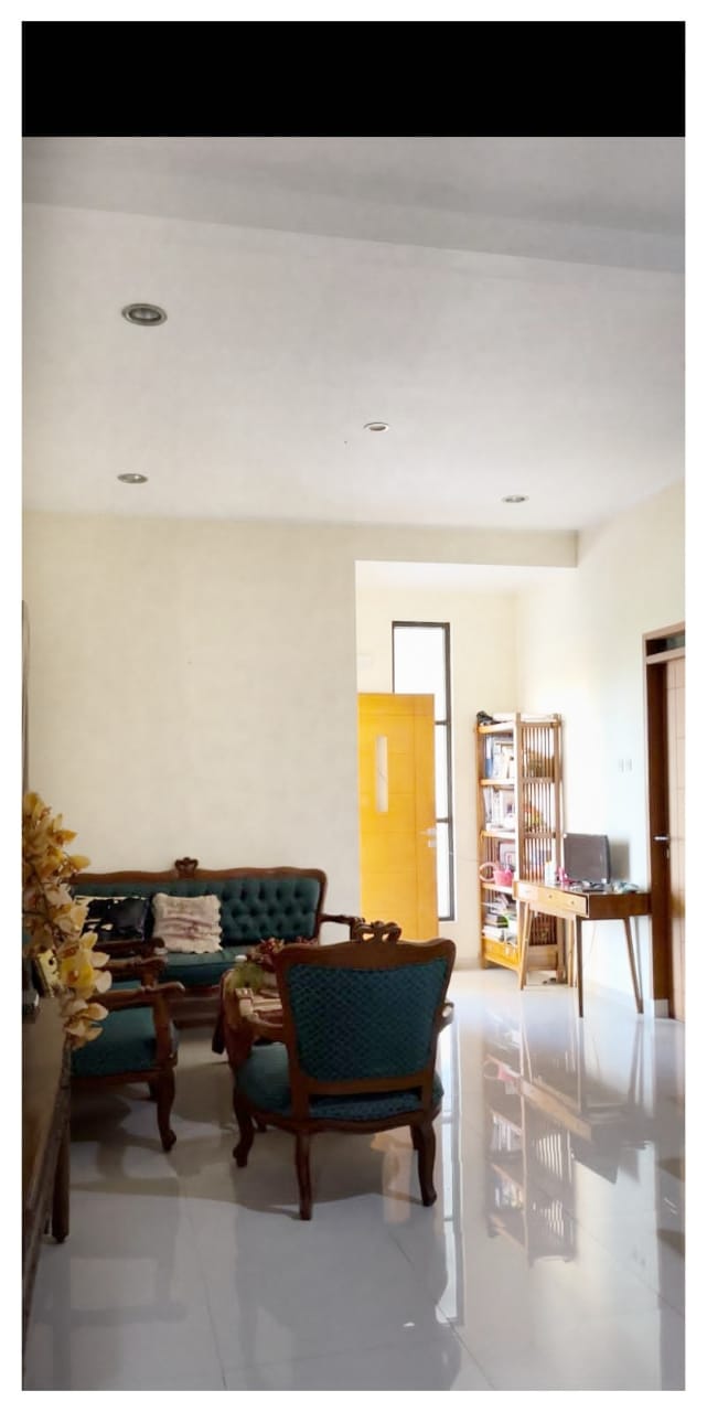 DIJUAL RUMAH NYAMAN DAN STRATEGIS