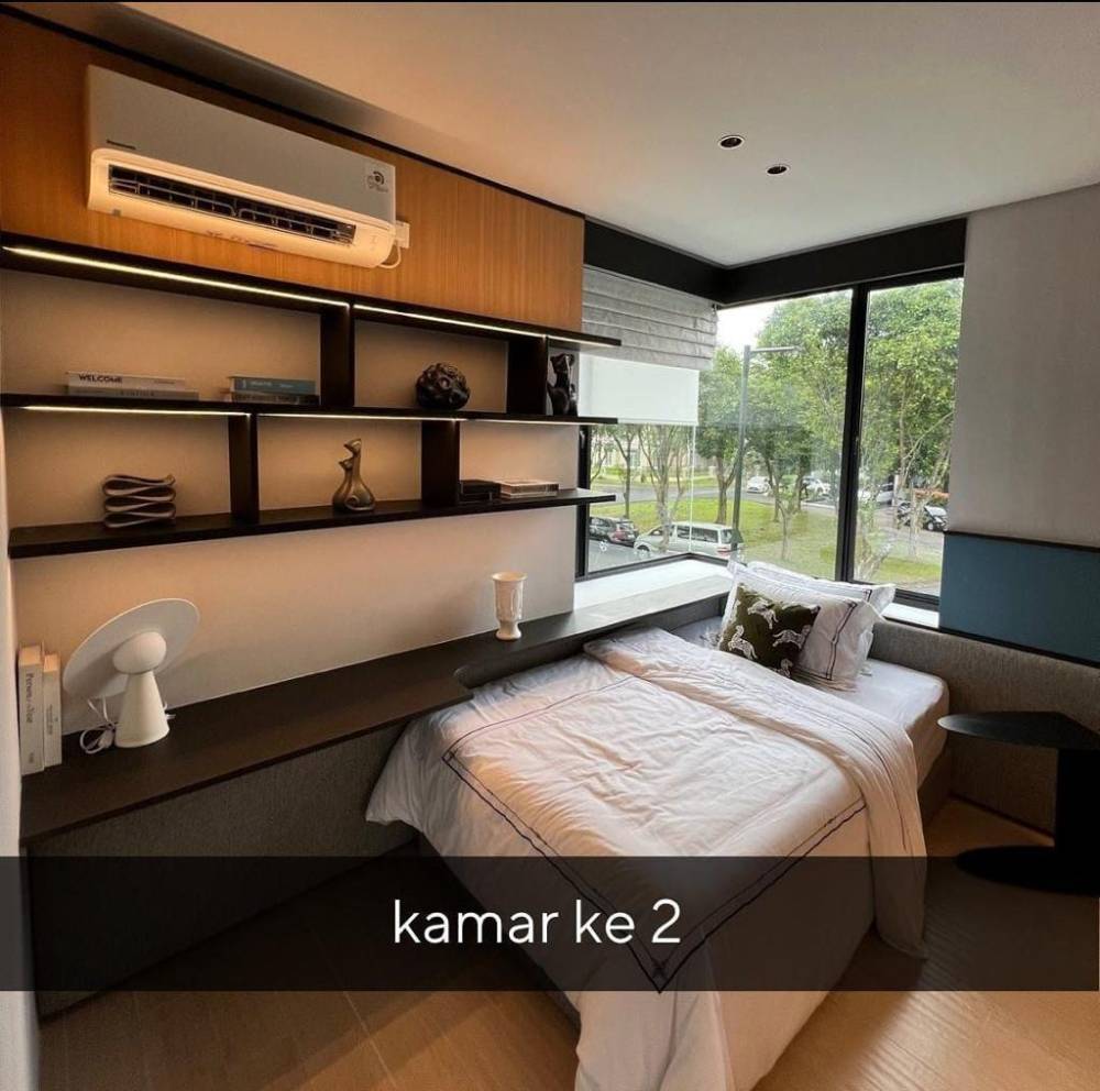 Rumah Mewah di The Colony at Waterfront Lippo Cikarang MP417