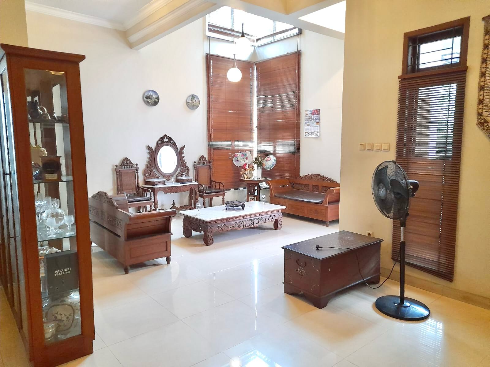 RUMAH DI VILLA JAKASETIA BEKASI SELATAN