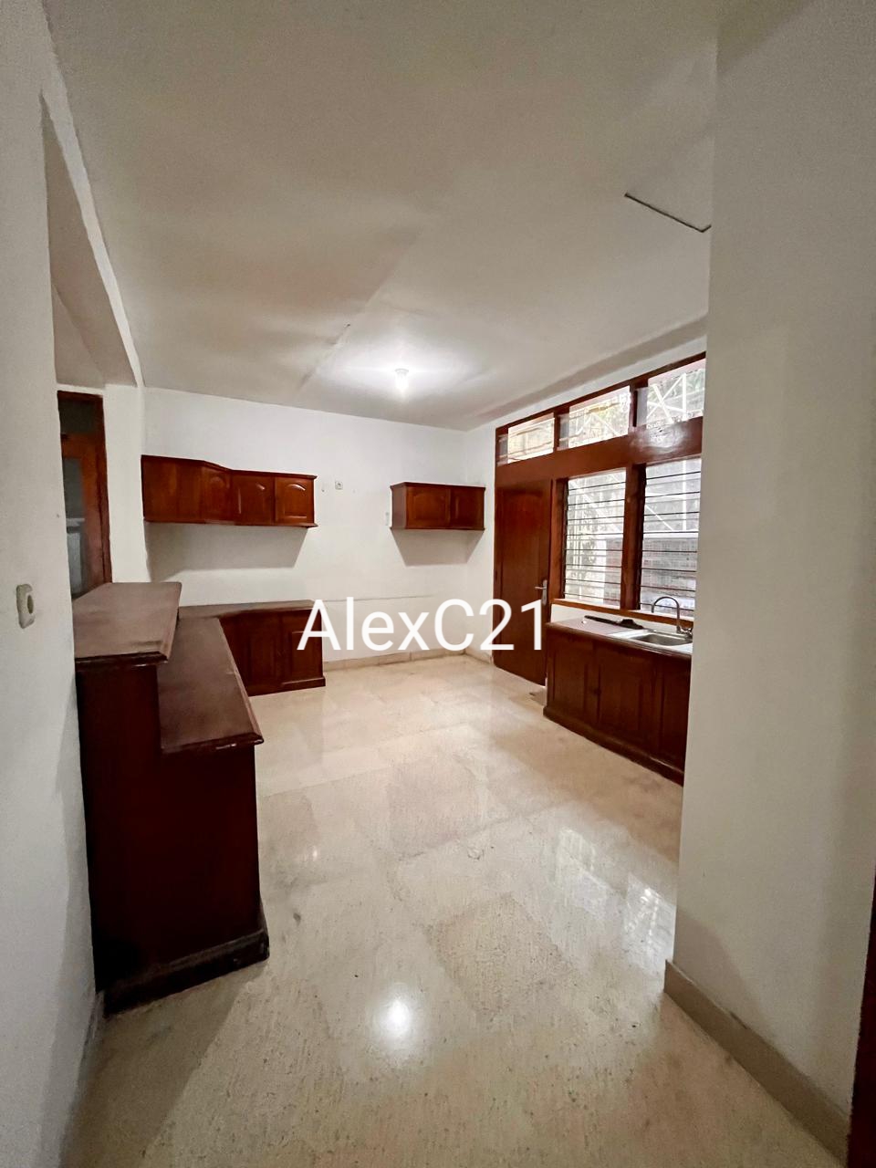 dijual rumah lama di Dharmawangsa, Cipete Utara, Kebayoran Baru,