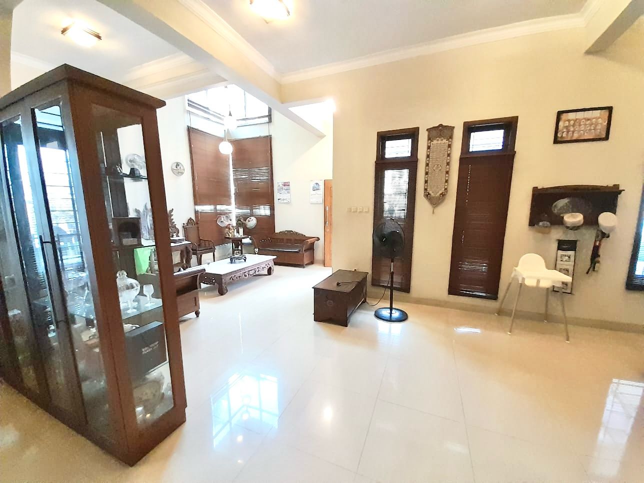 RUMAH DI VILLA JAKASETIA BEKASI SELATAN