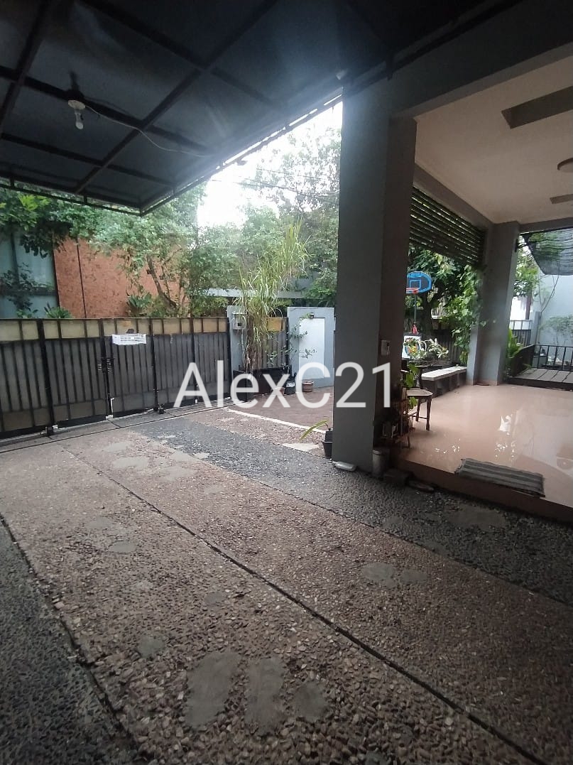Di jual cepat rumah secondary non cluster/semi cluster di Jaksel
