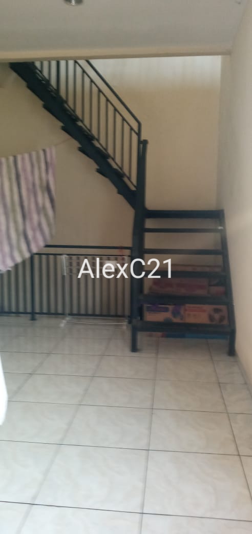 Dijual rumah + ruang usaha di Tomang, Grogol Petamburan, Jakarta