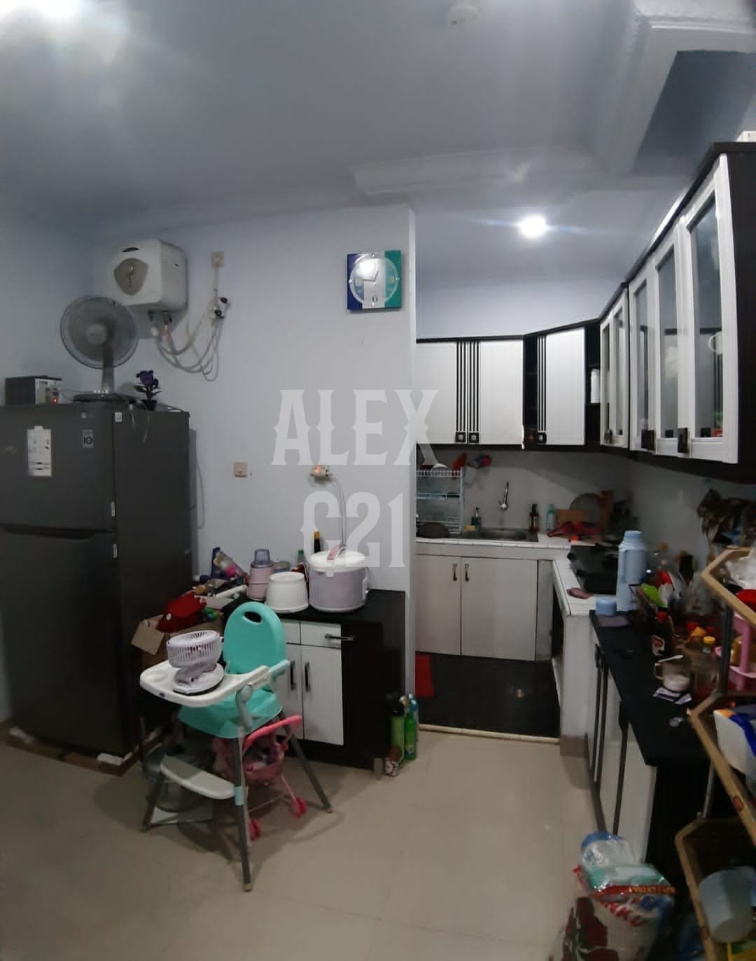 DIJUAL Rumah 3 lantai diperum  Daan Mogot Estate - Jakarta Barat